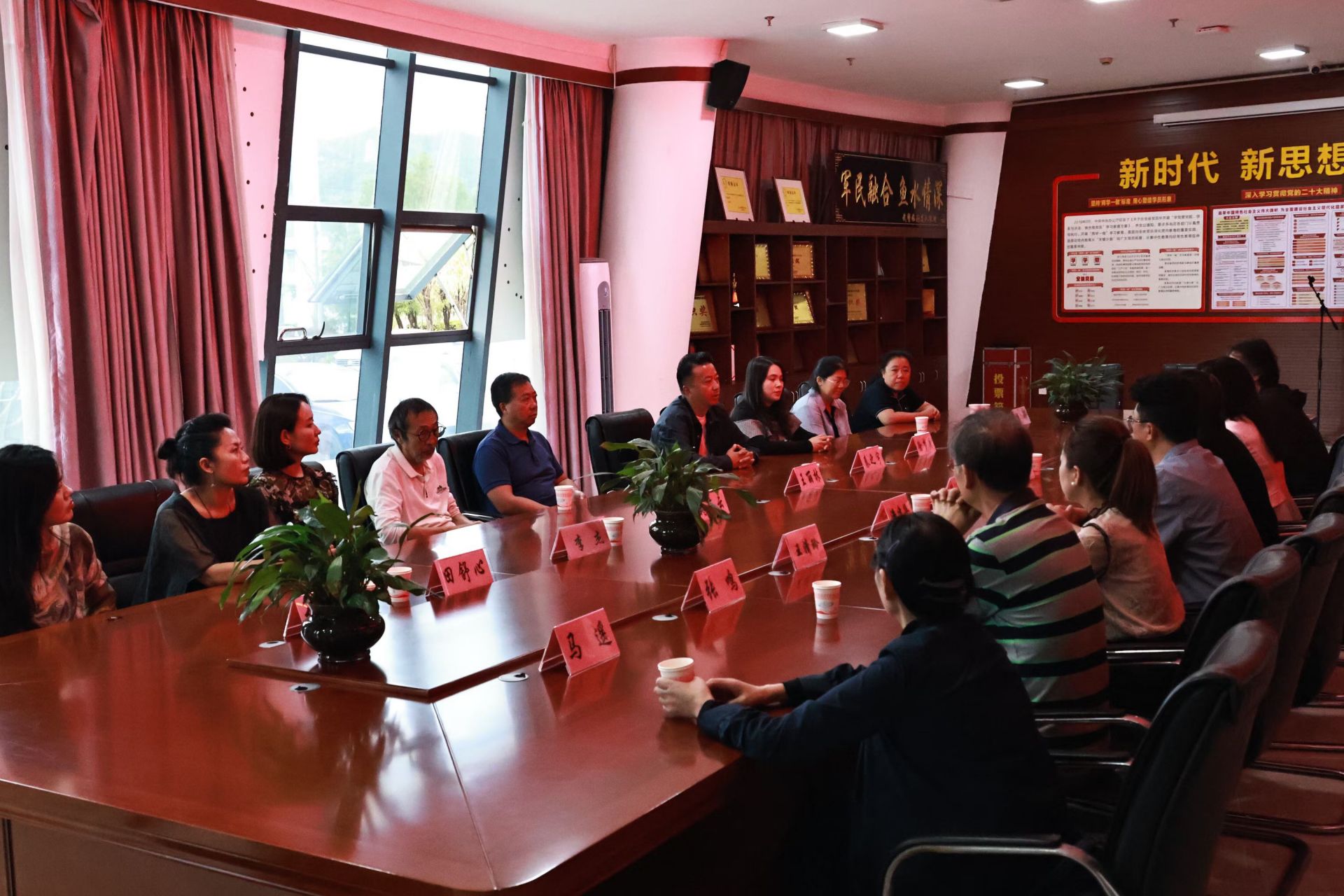 百幅精品畫作聯展 麗江臨滄攜手，共繪多彩云南藝術畫卷